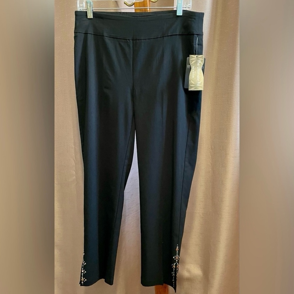 NWT Zac & Rachel 10P "The Ultimate Fit" Black Crop Pants with Hem Embellishment